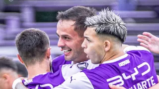 A combos y patadas terminó duelo del fútbol uruguayo