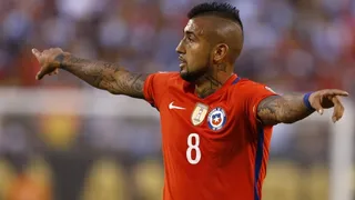 Elías Figueroa y Arturo Vidal en el 11 histórico de la Copa América