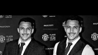 La elegancia de Alexis Sánchez en premiación al jugador del año de Manchester United