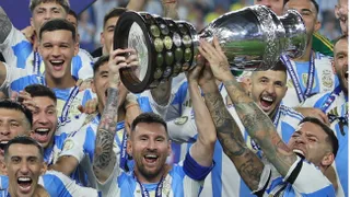 La feliz imagen de Lionel Messi tras conquistar el Bicampeonato de Copa América