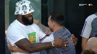 El saludo de LeBron James a Lionel Messi antes de su debut en Inter Miami