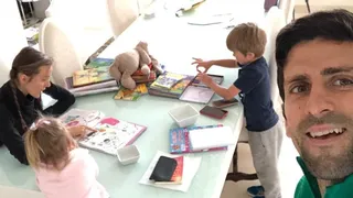 Novak Djokovic: Por favor quédense en casa en cuarentena y ayuden a los médicos