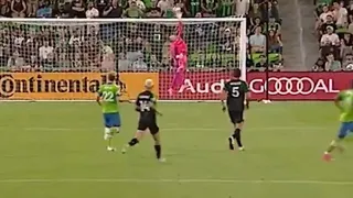 ¡Un bombazo! El golazo de Raúl Ruidíaz en triunfo de Seattle Sounders en la Major League Soccer