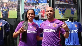 ¿Por qué la tercera camiseta de Universidad de Chile es de color morado?