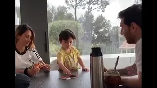 El divertido registro de Messi enseñándole a Mateo a jugar UNO