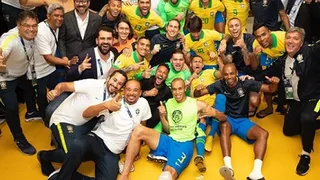 Neymar festejó con la selección brasileña la clasificación a la final de Copa América