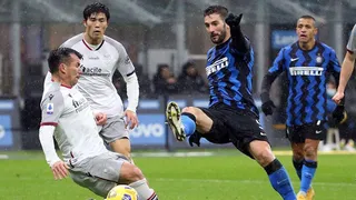 Gary Medel se retiró por precaución en la derrota de Bologna debido a un pisotón de Lukaku