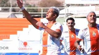 Cobresal se hizo fuerte en El Cobre y doblegó a Deportes Limache