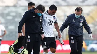 ¡Todo mal en Colo Colo! Esteban Paredes abandonó la cancha lesionado ante Audax Italiano