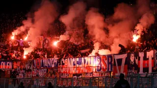 VIDEOS | Pirotecnia, humo y fuego: así fue la dramática noche del Everton vs U de Chile