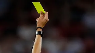 Dos árbitros fueron sorprendidos alcoholizados en pleno partido y no volverán a dirigir