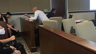 Corresponsal en Miami acusó agresión de Sergio Jadue: Me pegó con la mochila y me dio un empujón