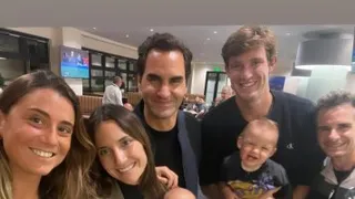 Jarry y su familia disfrutaron con la compañía de Roger Federer en el Masters de Shanghai