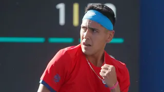 Chile ganó el primer punto a Perú con sólida remontada de Tabilo sobre Varillas