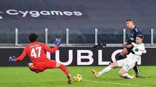 El gol de Cristiano para alcanzar el récord de Bican como máximo artillero en la historia