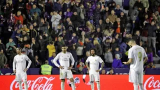 Real Madrid se alejó del líder Barcelona al tropezar con Levante antes del Clásico