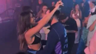 Messi la rompió: Llegó a fiesta de Argentina con el buzo de la selección y sacó los pasos prohibidos