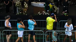 Más de 230.000 personas visitaron el féretro de Pelé en su último adiós