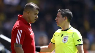 Jorge Almirón conoció su castigo tras decirle “enano” al cuarto árbitro