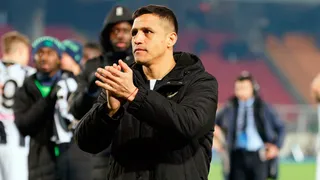 ¿Fue un adiós? Ovación y lienzo para Alexis Sánchez en el último partido de la temporada de Udinese
