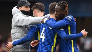 Kai Harvetz le dio el triunfo a un Chelsea que dejó afuera de la cancha sus problemas