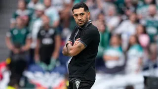 “Esta es muy vieja”: DT de Wanderers destapó artimaña de Real Madrid en el Bernabéu