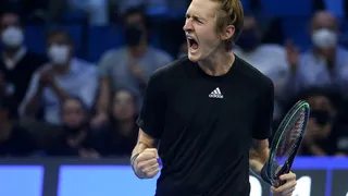 El español Carlos Alcaraz es el nuevo joven maestro del tenis mundial