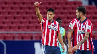 Luis Suárez debutó con un doblete en goleada de Atlético de Madrid sobre Granada