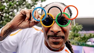 El “bailecito” de Snoop Dog al portar antorcha olímpica a horas de la inauguración de París 2024