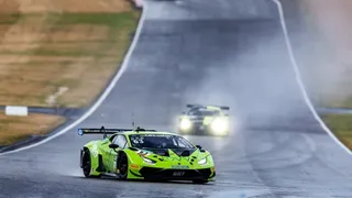 Benjamín Hites se sobrepuso a la lluvia y remató sexto en el GT Masters de Alemania