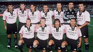 Todas clásicas: Las 10 camisetas de fútbol más valiosas en el mercado