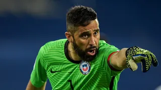 Claudio Bravo y el estreno en Copa América: “Debemos mejorar con el balón y tener más calma”