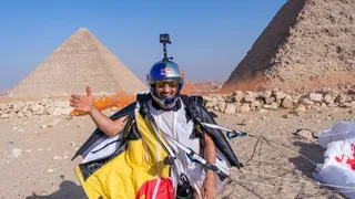 El impresionante desafío que cumplió Fred Fuguen sobre las pirámides de Guiza