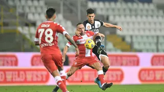 Erick Pulgar jugó todo el partido en pálida igualdad de Fiorentina ante Parma