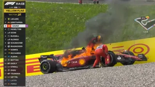 ¡Qué susto! Carlos Sainz salió ileso luego que su Ferrari se incendiara durante el GP de Austria