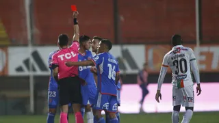 ¿Merecida? Darío Osorio vio su segunda amarilla y dejó a la U con uno menos ante Cobresal