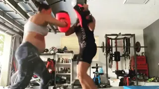 Luchadora de la UFC sorprendió entrenando exigentemente con ocho meses de embarazo