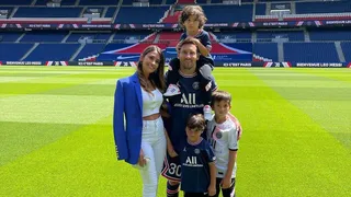 Messi se entretuvo con sus hijos en el Parque de los Príncipes tras ser presentado en PSG