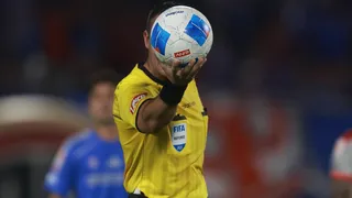 🟥 El árbitro que no trae buenos recuerdos: el colombiano que vuelve a cruzarse en la final de la U ante Botafogo