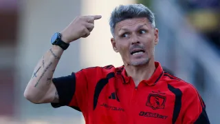 Ortiz mueve las piezas: prepara importante cambio en Colo Colo para el Superclásico