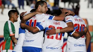 Universidad Católica neutralizó a Cobresal en El Salvador y amplió su ventaja en el liderato