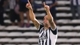 Santiago Silva superó a Francescoli como el máximo goleador uruguayo en el fútbol argentino