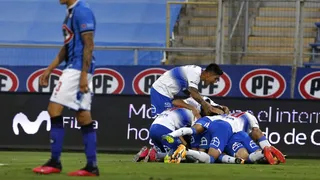 La acrobática celebración de Clemente Montes tras anotar en el duelo ante Huachipato
