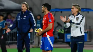 ¡Se cayó el bombazo! El motivo legal que aleja al DT mundialista de La Roja