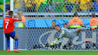 Julio César, ex portero de Brasil: El duelo ante Chile en el Mundial 2014 marcó mi carrera