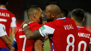 Arturo Vidal y Alexis Sánchez fueron autorizados para viajar a disputar Clasificatorias