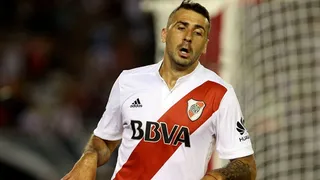 Lucas Pratto se fue en picada contra Tévez: Entró en el juego de hablar mal del otro