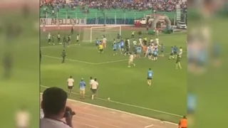 Partido en Bolivia terminó en batalla campal