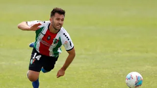 Sensible baja para Palestino: Carlos Villanueva fue intervenido por grave lesión