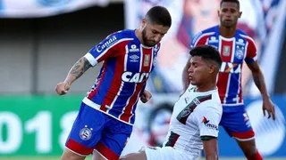 Eugenio Mena destacó en el empate de Esporte Clube Bahia